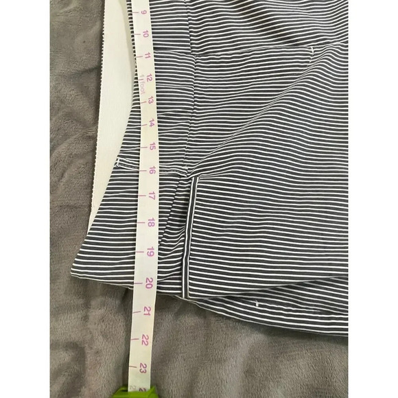 Lane Bryant The Allie SZ 18 Pants Pinstripe Capris Crop Ankle Blue/Gray & White - Picture 8 of 8